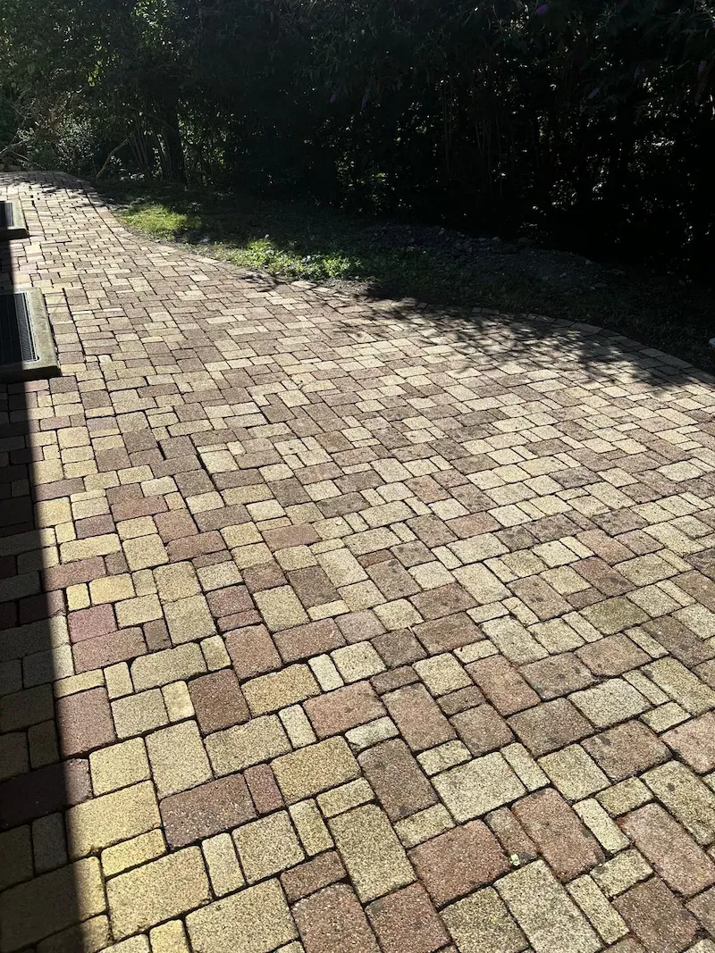 Nettoyage haute pression d'une terrasse extérieure à Aigle